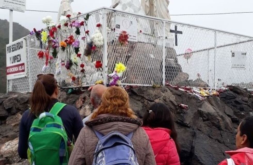 19 jinetes y casi 200 ciclistas llegaron a la Villa de la Quebrada para cumplir sus promesas