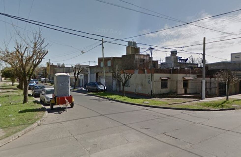 Choque fatal en zona sudoeste: un motociclista perdió la vida al impactar contra un auto