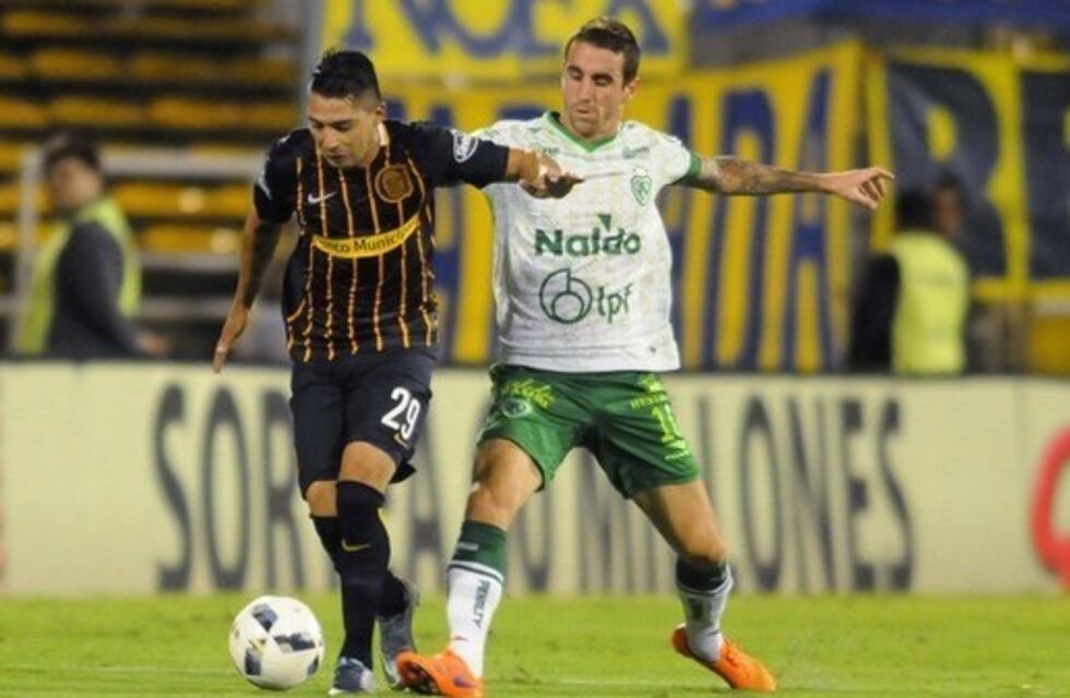 Víctor Salazar sufrió una lesión muscular y quedó descartado por 15 días en Rosario Central