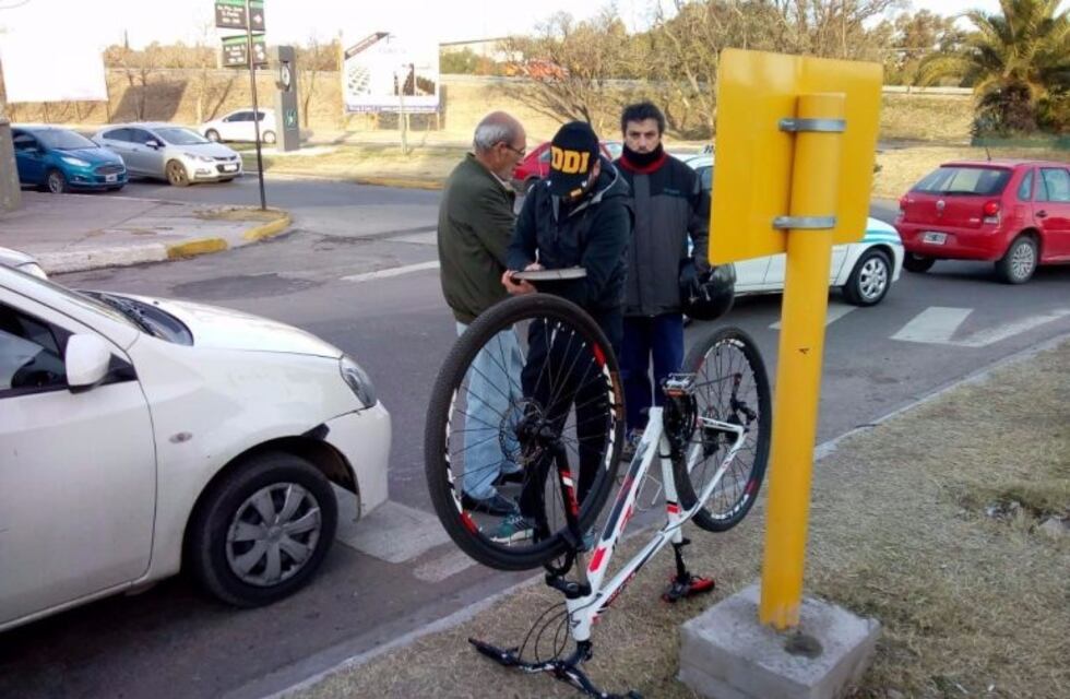 Traición: un amigo lo mandó a vender una bicicleta que era robada