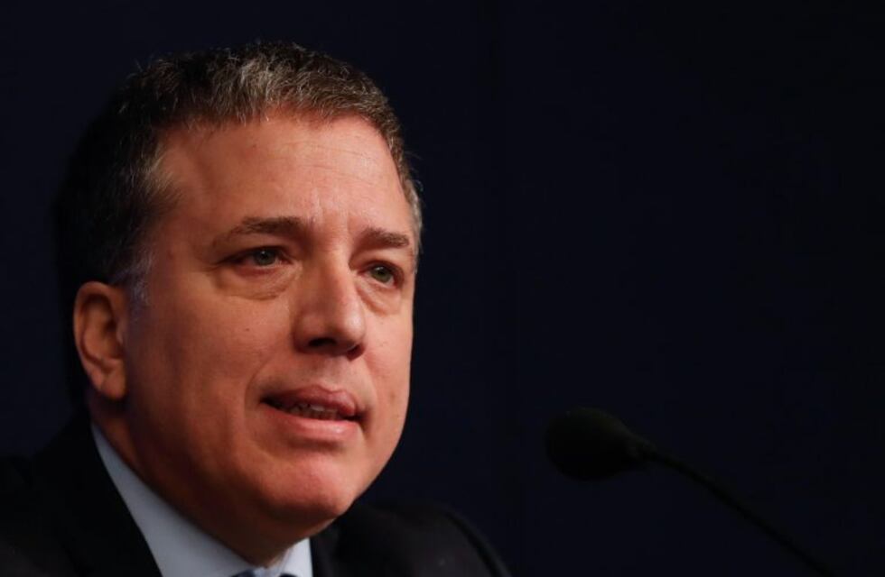 Nicolás Dujovne esquivó a la prensa y no quiso hablar del dólar