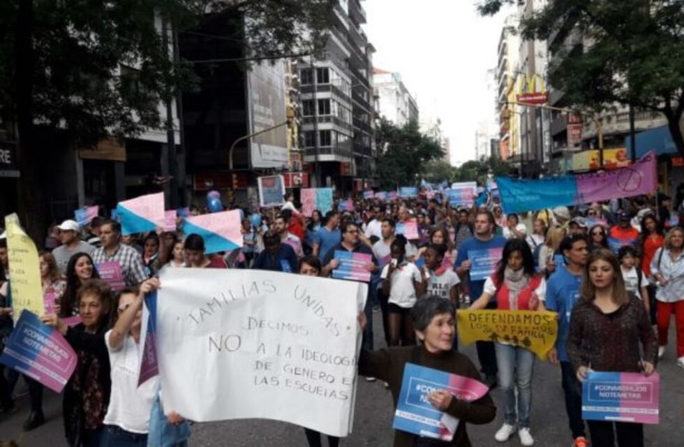 #ConMisHijosNoTeMetas: Marchan en Córdoba contra la ley de Educación Sexual Integral