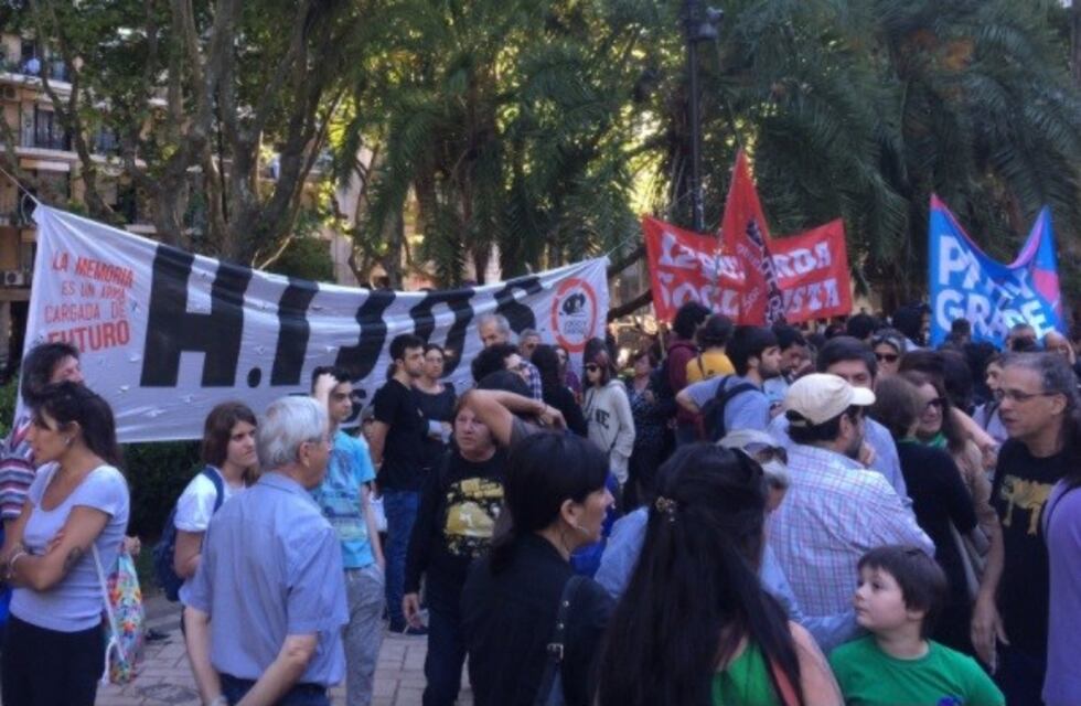 La ronda de las Madres de Plaza 25 de Mayo se transformó en un "abrazo" a la familia Maldonado