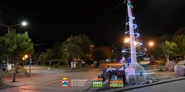 Decorado navideño en la ciudad de Cosquín\u002E
