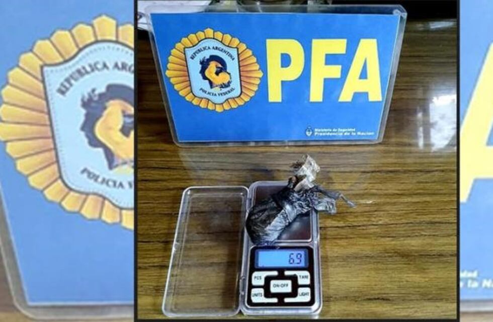 Detuvieron a un hombre que circulaba sin autorización y llevaba marihuana