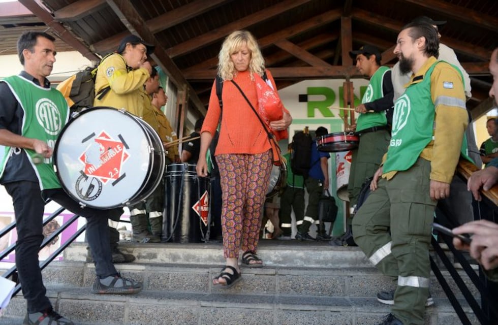Trabajadores del Splif realizan una protesta por el pago de adicionales