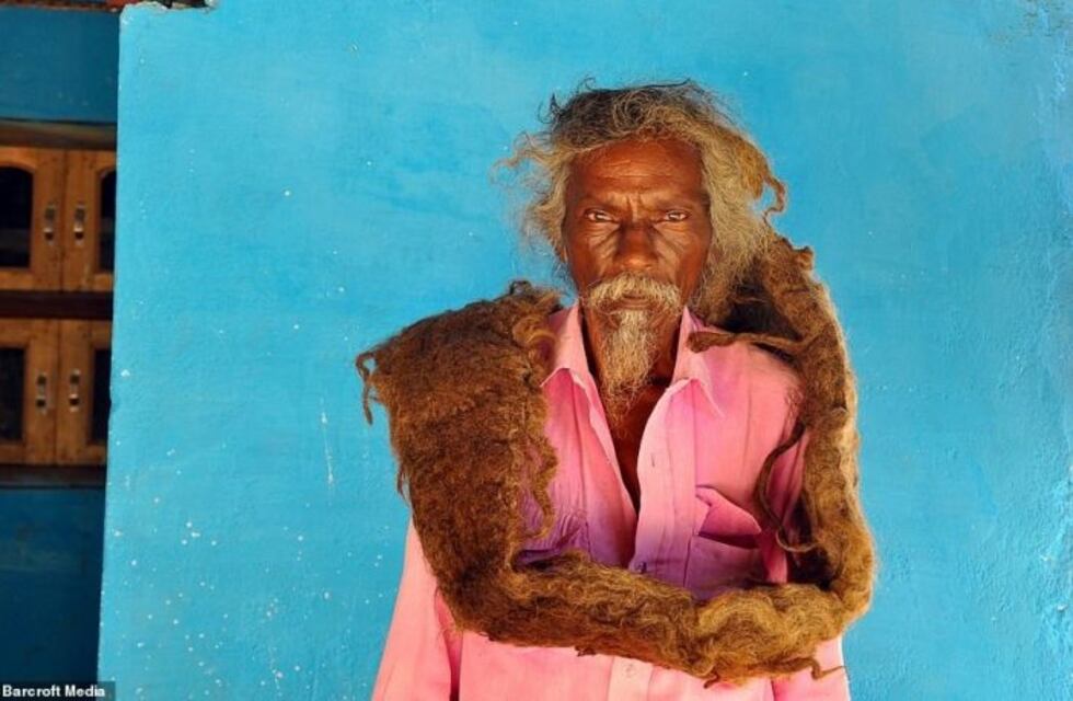 Hace 40 años se le formó una rasta que considera una "bendición" y desde entonces no se lava el cabello