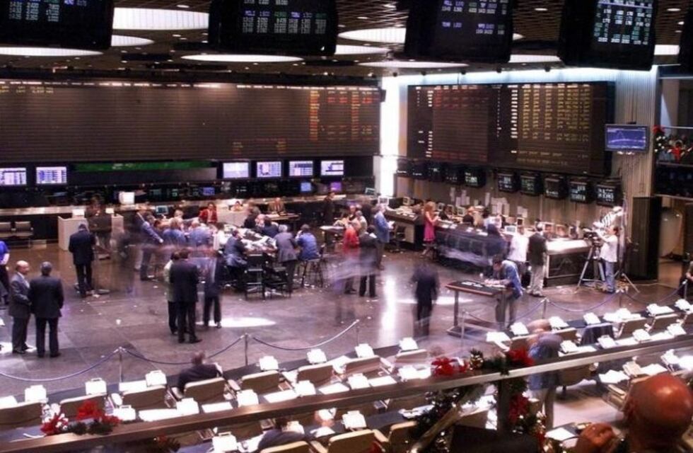 Tras el dato de inflación más baja, cae el Riesgo País