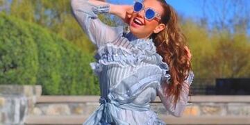 El look tornasolado de Thalia (Instagram)