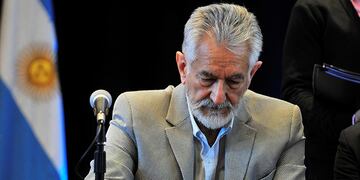 Alberto Rodríguez Saá dio una serie de anuncios en el Salón Blanco de Terrazas del Portezuelo\u002E