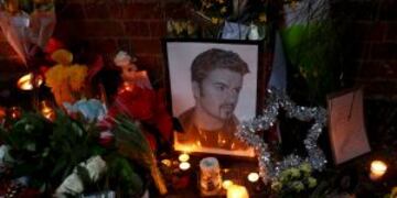 Los fans rinden homenaje a George Michael