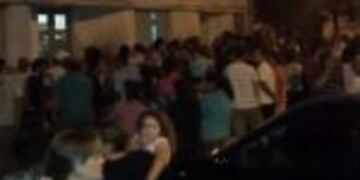 Vecinos tuvieron que ser recibidos por las autoridades policiales.