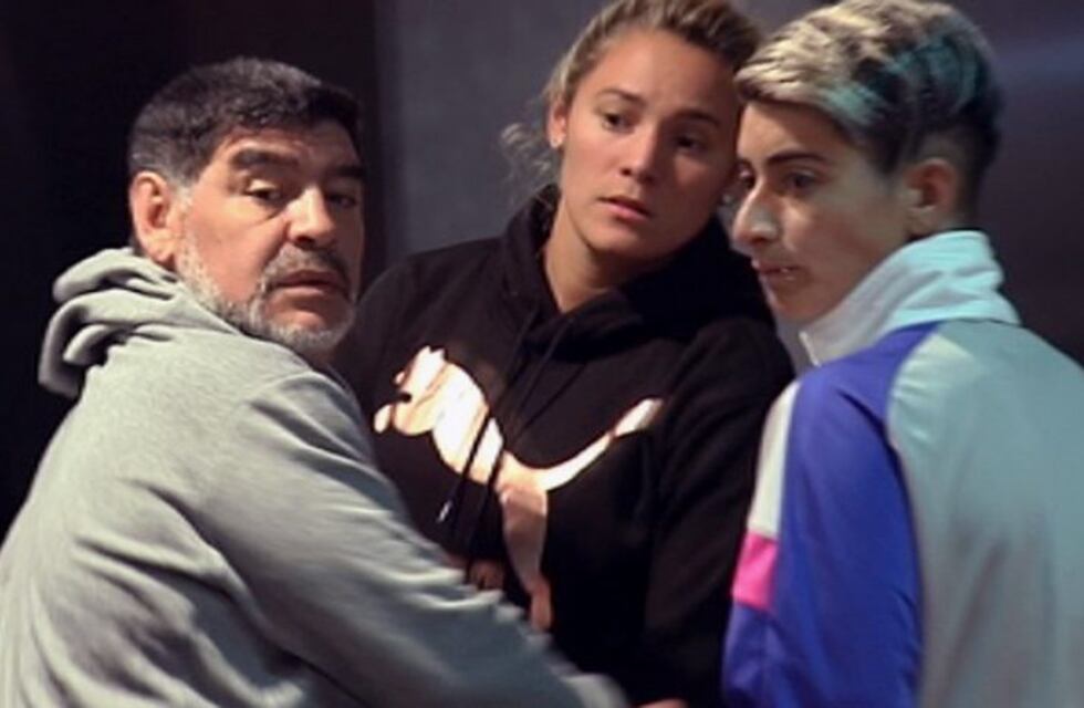 La policía madrileña fue al hotel luego de una fuerte discusión entre Maradona y Rocío Oliva