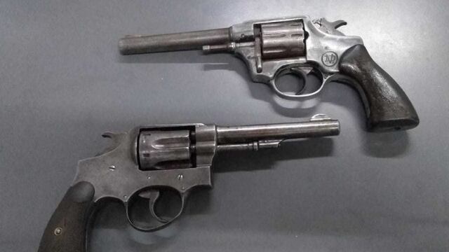 El hombre portaba dos pistolas al momento de ser detenido\u002E (Policía del Chaco)