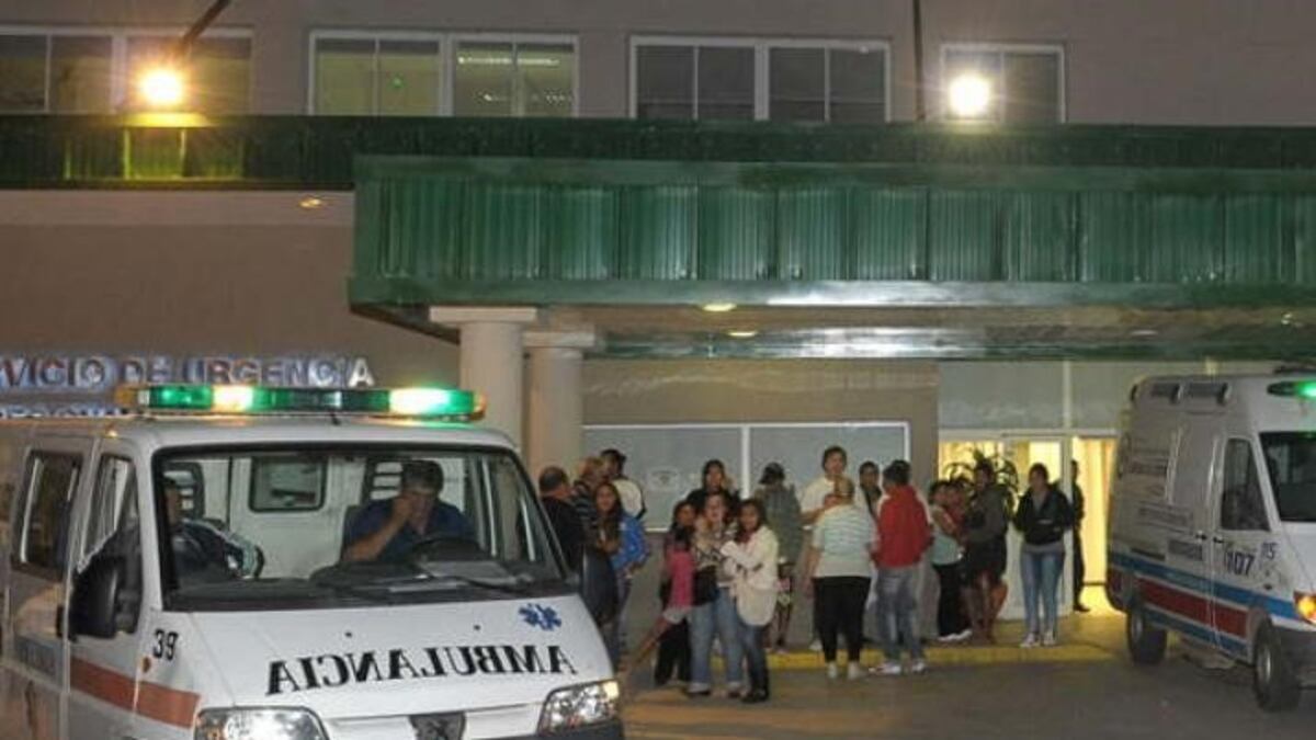 El joven sufrió heridas en la cara y en el cuello, por lo que fue llevado al hospital Regional\u002E