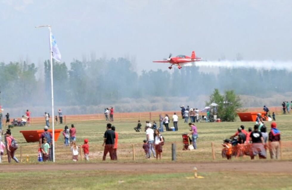En Mendoza formarán pilotos para vuelos civiles y comerciales