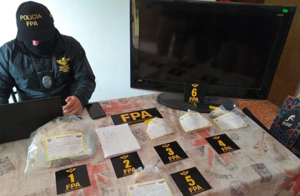 Pareja detenida en Cruz del Eje: le secuestraron más de 1800 dosis de estupefacientes