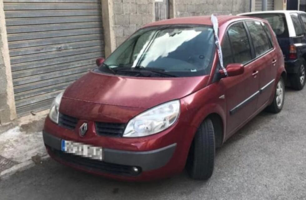 Olvidó a su nieta en el auto con 40 grados y la encontró muerta