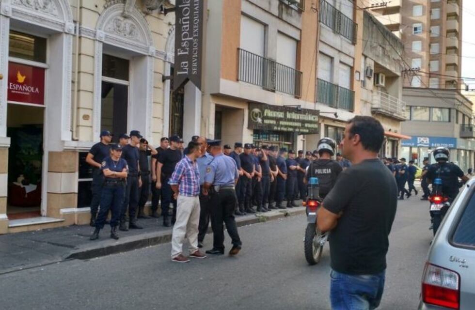 El jueves definirán si sigue detenido el hombre acusado de matar a un policía en Santa Fe