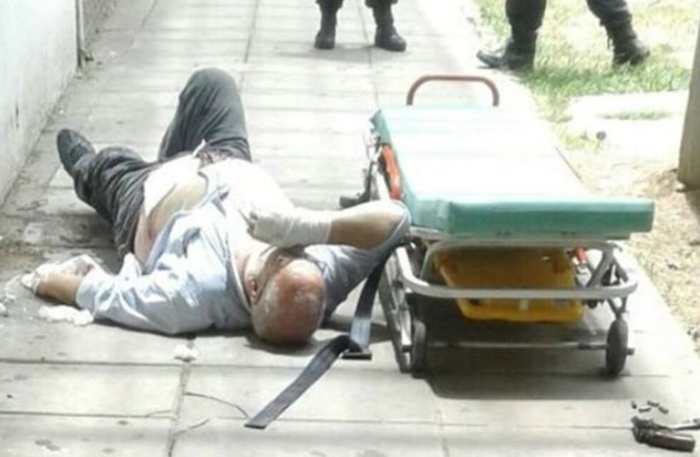 Un hombre baleó a otro tras discutir en la fila de un supermercado