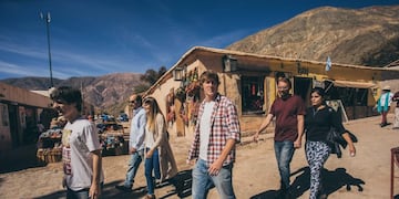 El excelente clima acompañó a los turistas que visitaron Purmamarca\u002E