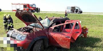 Los bomberos acudieron al lugar del hecho, y trasladaron a cuatro personas con traumatismo diversos\u002E