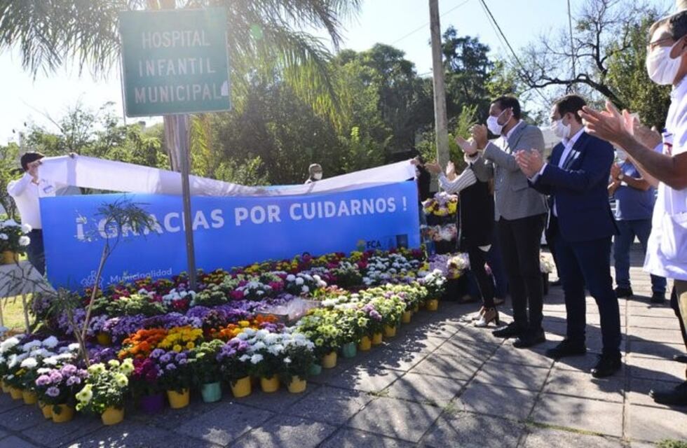 "Gracias por cuidarnos": homenaje en Córdoba al personal de Salud