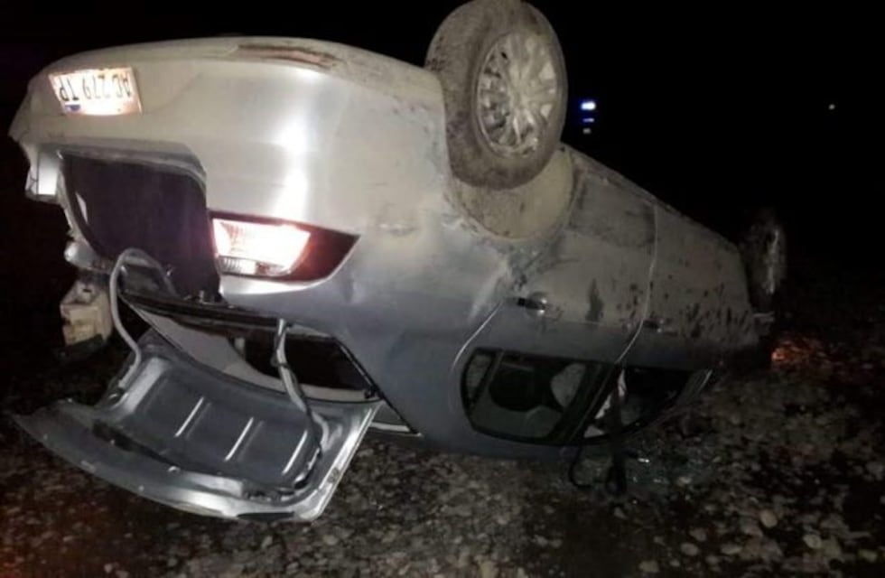 Vuelco de vehículo en la ruta J