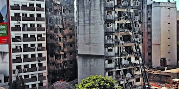 La fuga en la planta baja provocó el derrumbe de la torre central el 6 de agosto de 2013\u002E (Carlos Carrión)