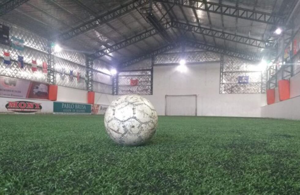 No aguantaron más: jugaron un "picadito" de fútbol