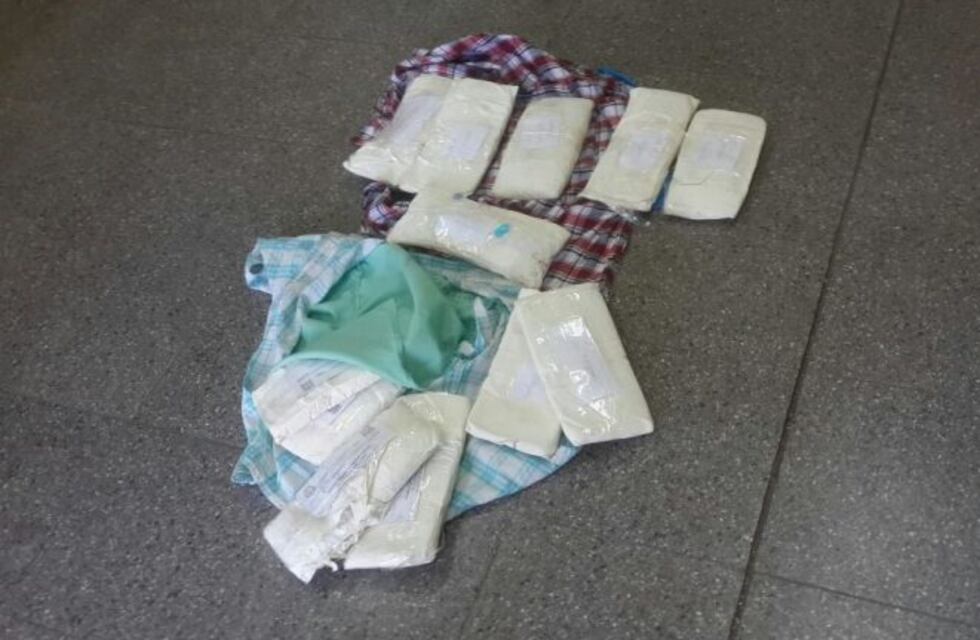 Detuvieron a dos mendocinas que usaban a sus hijos de "mulas" para que transportaran cocaína