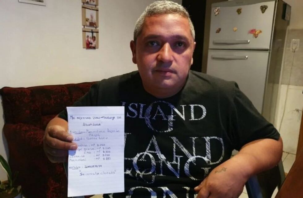 Un albañil escribió su currículum a mano y su búsqueda se hizo viral