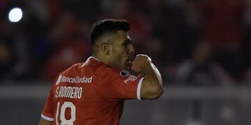 Silvio Romero fue expulsado de oficio en la Copa Argentina por \