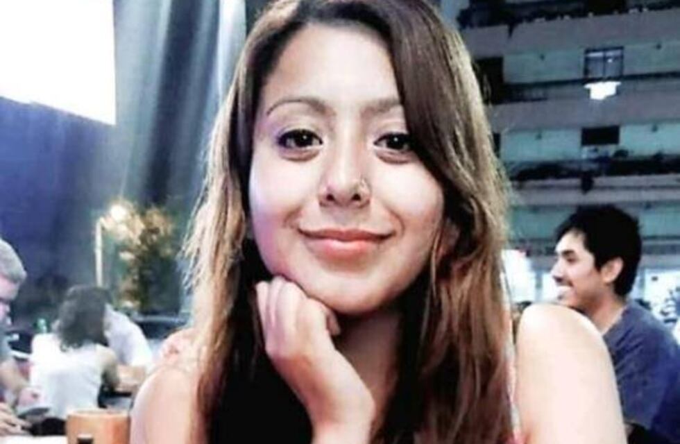 Buscan al conductor de la camioneta que atropelló y abandonó a una joven en el centro salteño