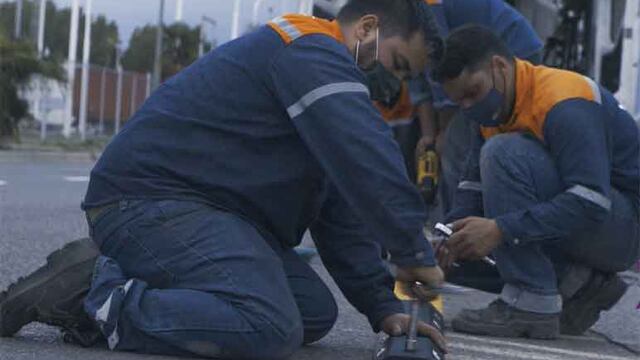 Trabajadores de la Municipalidad de Godoy Cruz ya comenzaron los trabajos de construcción de la ciclovía que unirá el Carril Rodríguez Peña con la Estación Progreso del Metrotranvía. Gentileza MGC