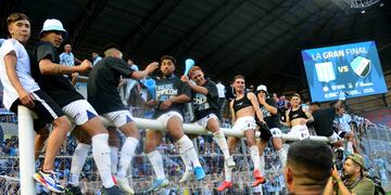 Racing festejó en San Luis al vencer en los penales a Villa Mitre, es el campeón y el fútbol cordobés lo saluda (Javier Ferreyra / Enviado Especial).
