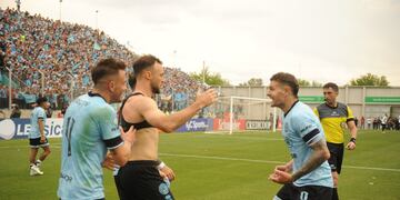 Joaquín Susvielles, cerca de seguir en Belgrano. Y Pablo Vegetti, a mitad de camino (Foto: Federico López Claro / La Voz).