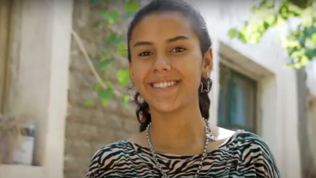 Sofía Zalazar (16), la mendocina que superó la adversidad, le hizo frente al bullying y emocionó a uno de sus grandes ídolos, Sebastián Yatra. Foto: Captura de Internet.