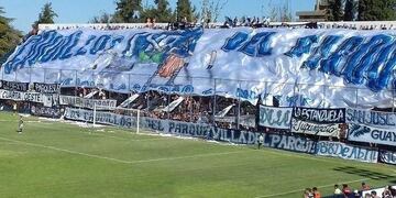 Los Caudillos del Parque, uno de los sectores más populares de la hinchada de Independiente Rivadavia.