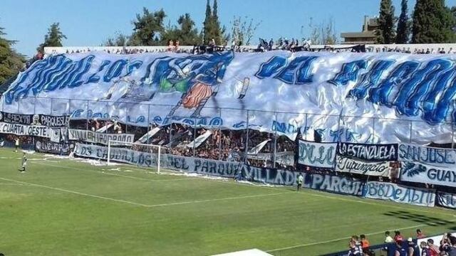 Los Caudillos del Parque, uno de los sectores más populares de la hinchada de Independiente Rivadavia.