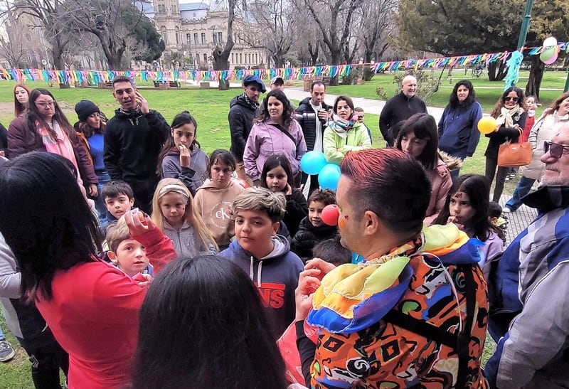 Nuevos Aires festejó el Día del Niño en la plaza San Martín de Tres Arroyos