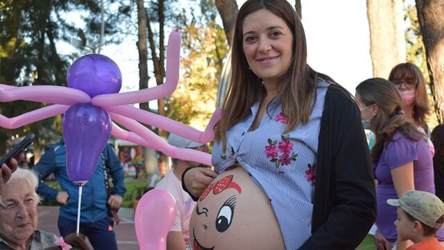 La actividad congregó en la plaza Francia a un nutrido grupo de embarazadas.