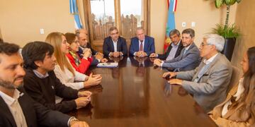 YPF y CAMYEN firman acuerdo para el desarrollo del primer proyecto conjunto de Litio