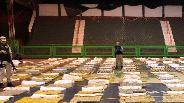 Prefectura Naval Argentina incautó más de cuatro toneladas de marihuana en Puerto Libertad.