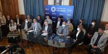 Jaldo dijo que en Tucumán: “Jaldo remarcó que “casi 100.000 personas salieron de la pobreza”