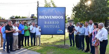 Infraestructura, servicios y un renovado entorno urbano benefician a 80 familias.