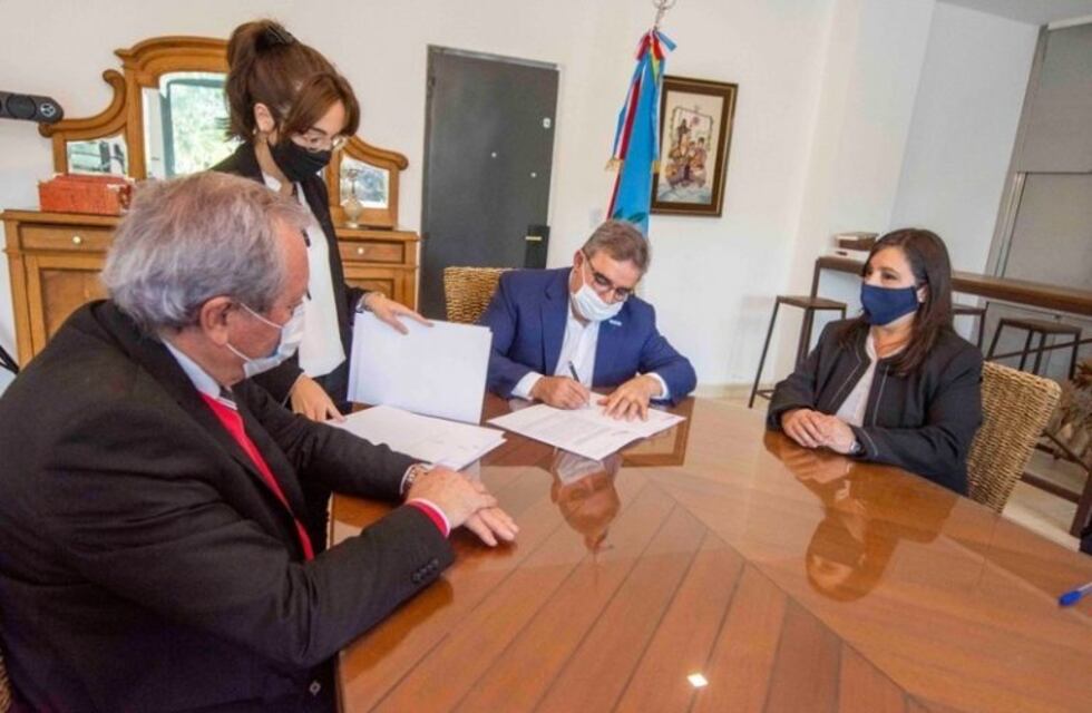 Pese a la cancelación de la visita presidencial, Jalil firmó convenios por $3600 millones