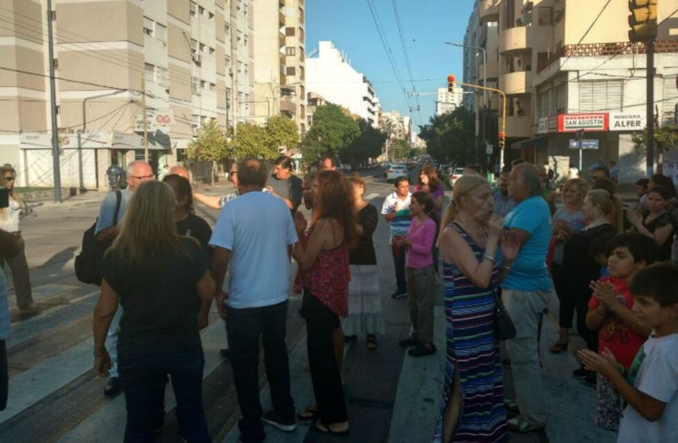 Vecinos de Alberdi reclamaron por seguridad y justicia por la muerte del vendedor de choripán