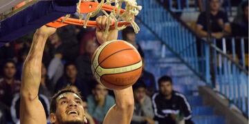 Una temporada mas en Regatas para el pivot Tayavek Gallizi\u002E
