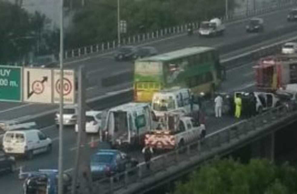 Dos heridos tras un accidente en la Autopista 25 de Mayo sentido a Liniers